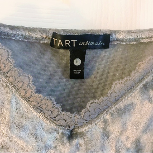 TART Silver/Grey Crushed Velvet Top - Picture 2 of 2